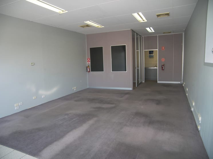 Click to view all images 38 Mitchell Street Bendigo VIC 3550 - Image 2