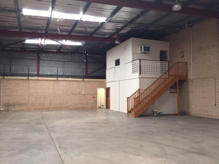 Click to view all images 78 Dowd Street Welshpool WA 6106 - Image 2