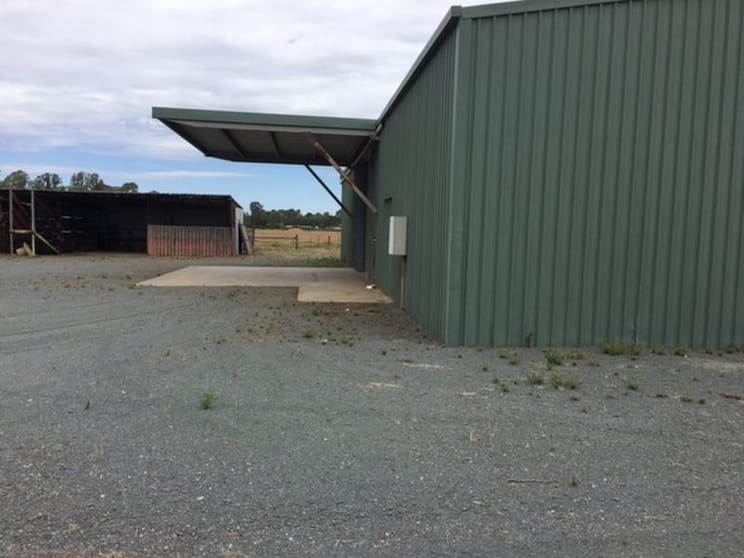 Click to view all images 7355 Goulburn Valley Highway Kialla West VIC 3631 - Image 2