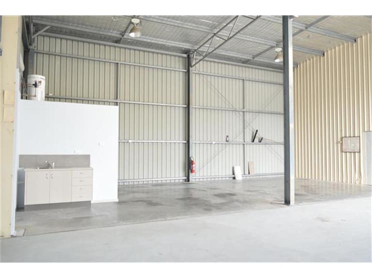 Click to view all images 41a Sandringham Avenue Thornton NSW 2322 - Image 2