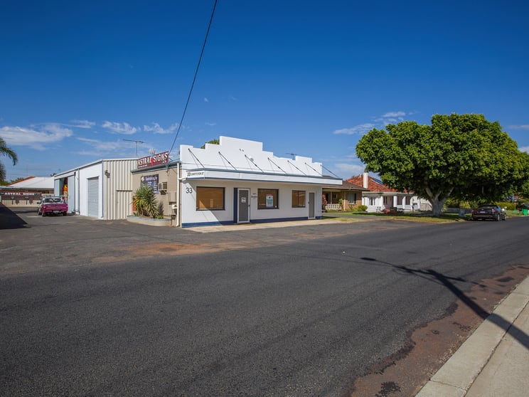 Click to view all images 33a Constitution Street South Bunbury WA 6230 - Image 2