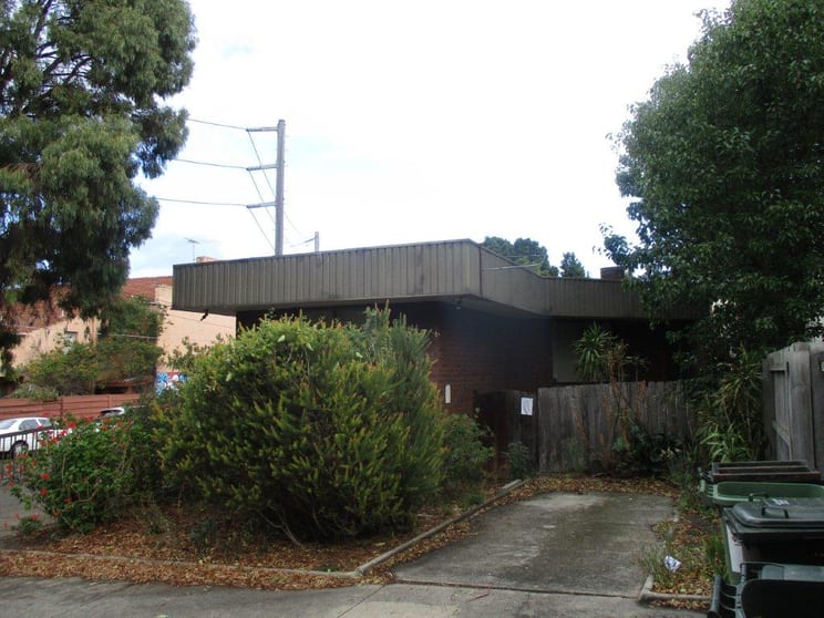Click to view all images Rear 60 Barkly Street St Kilda VIC 3182 - Image 2