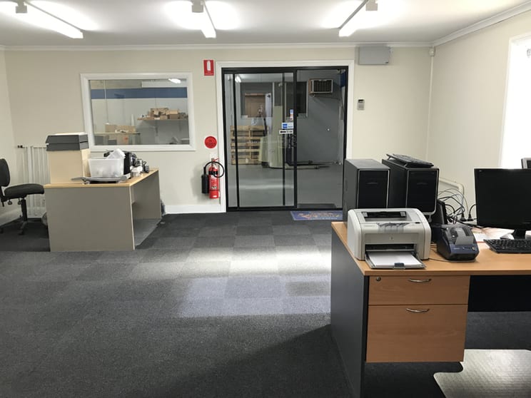 Click to view all images 54 Levanswell Road Moorabbin VIC 3189 - Image 3