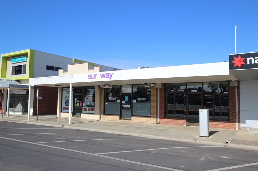 Click to view all images 83 Nish Street Echuca VIC 3564 - Image 2