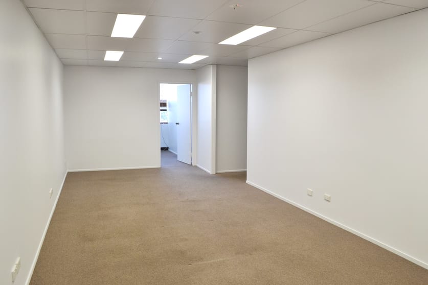 Click to view all images 6 & 7/94 George Street Beenleigh QLD 4207 - Image 3