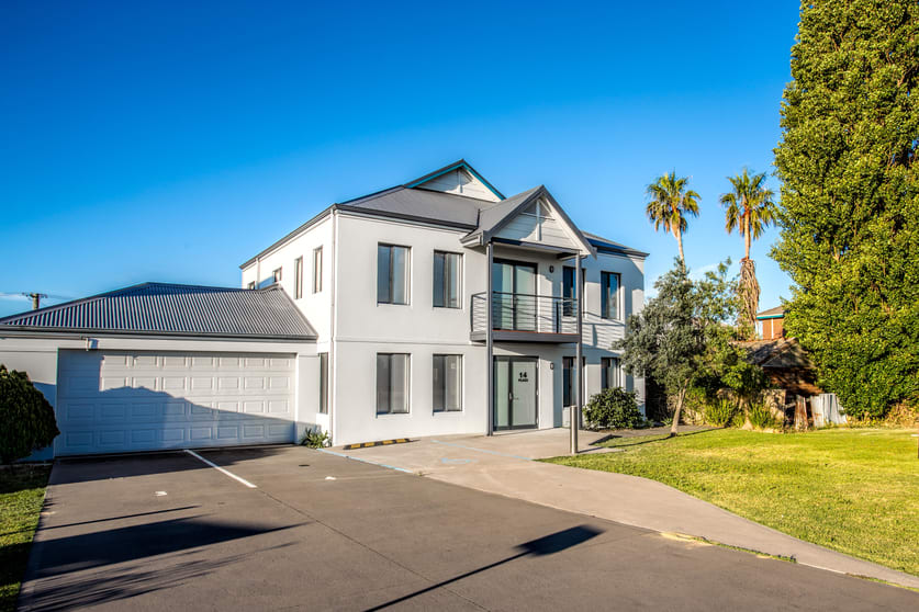Click to view all images 14 Plaza Street South Bunbury WA 6230 - Image 3