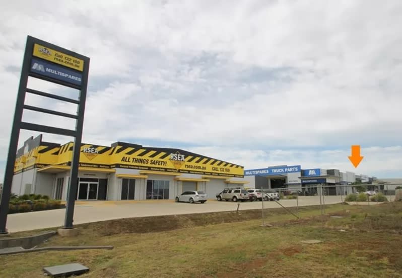 Click to view all images 3 & 4/20 Carrington Road Torrington QLD 4350 - Image 2