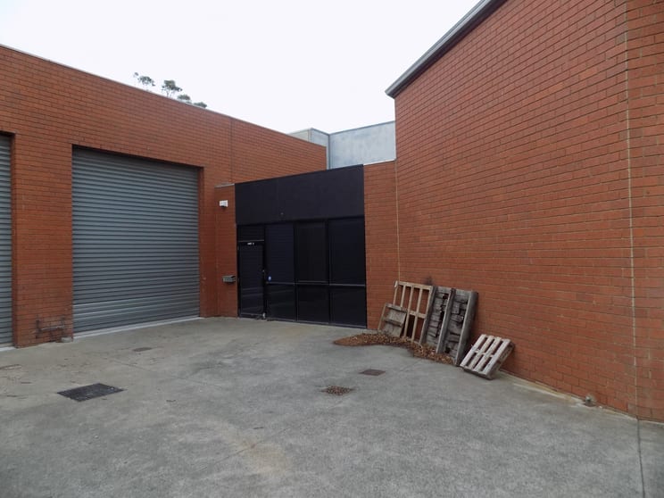 2/63 Industrial Drive Braeside VIC 3195 - Image 3