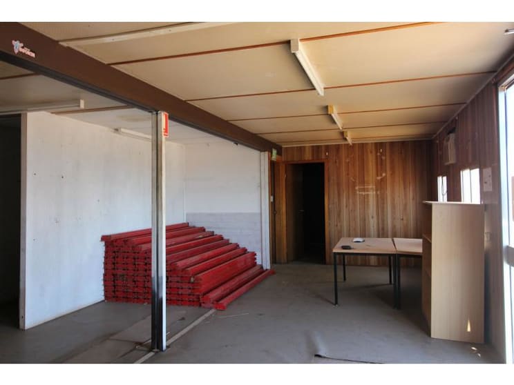 Click to view all images 31-33 Davis Road Mount Isa QLD 4825 - Image 2