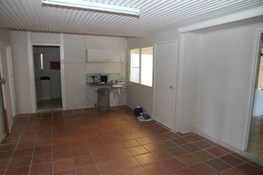 Click to view all images 3/508 Oxley Avenue Redcliffe QLD 4020 - Image 3