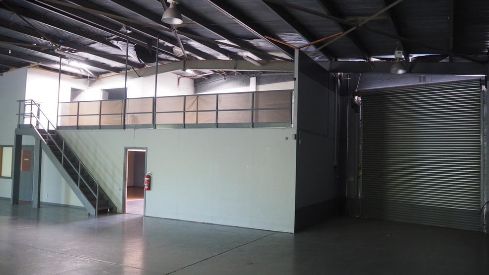Click to view all images 12 Horscroft Place Moorabbin VIC 3189 - Image 3