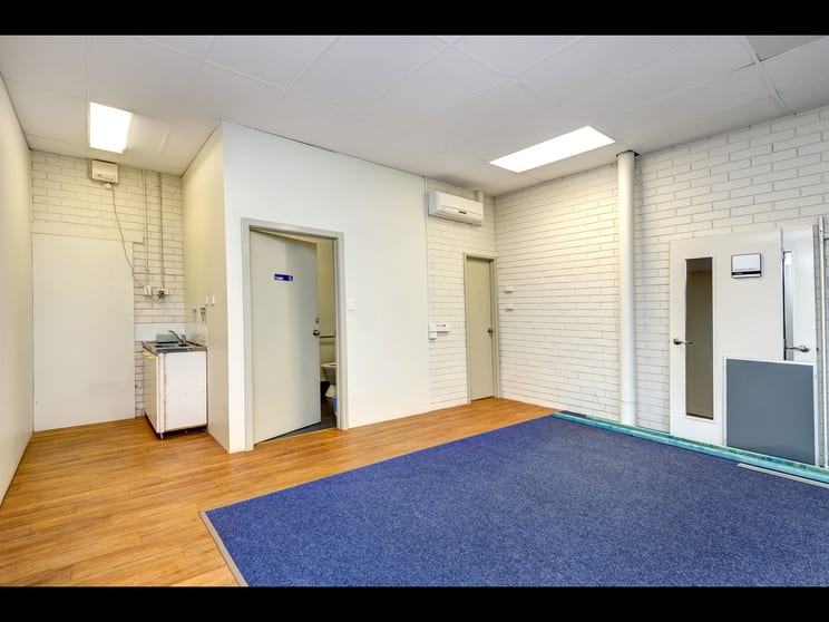 Click to view all images Unit 2/118 Spencer Street South Bunbury WA 6230 - Image 1