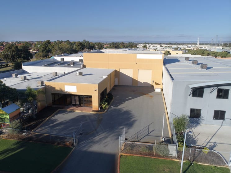 Click to view all images 46 Enterprise Crescent Malaga WA 6090 - Image 3