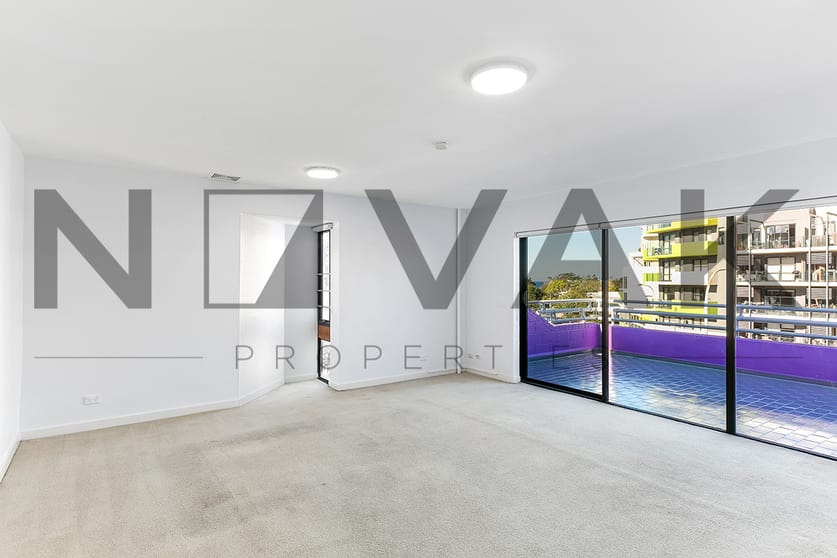 Click to view all images 727D Pittwater Road Dee Why NSW 2099 - Image 2