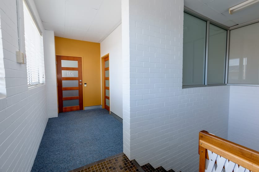 Click to view all images 3/69 Clara Street Wynnum QLD 4178 - Image 2