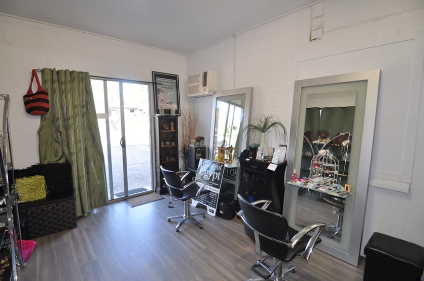 Click to view all images Unit 1, 179 Bundock Street West End QLD 4810 - Image 2