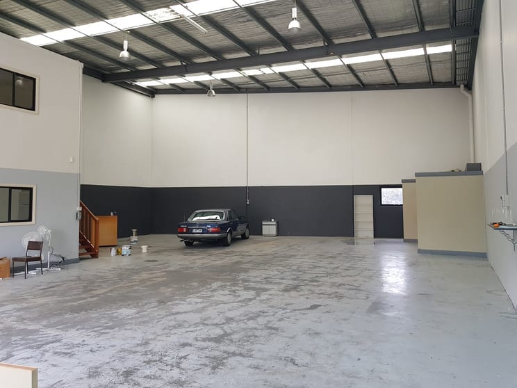 Click to view all images 35 Pelmet Crescent Thomastown VIC 3074 - Image 2