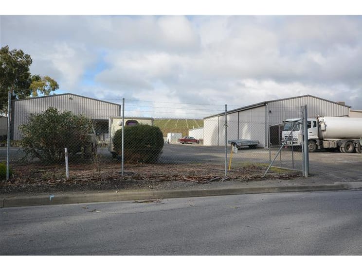 Click to view all images 37 Old Mill Court Mclaren Vale SA 5171 - Image 3