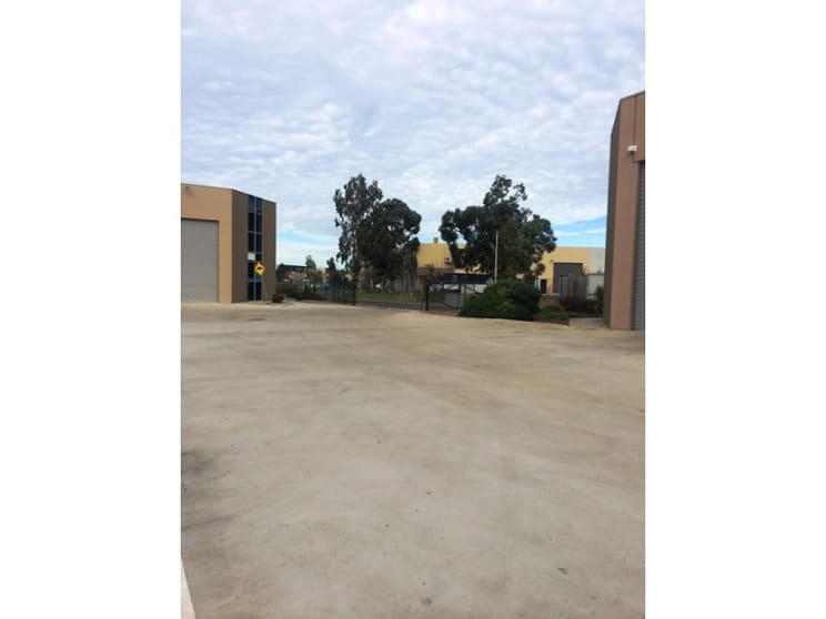 Click to view all images 20/75 Elm Park Drive Hoppers Crossing VIC 3029 - Image 2