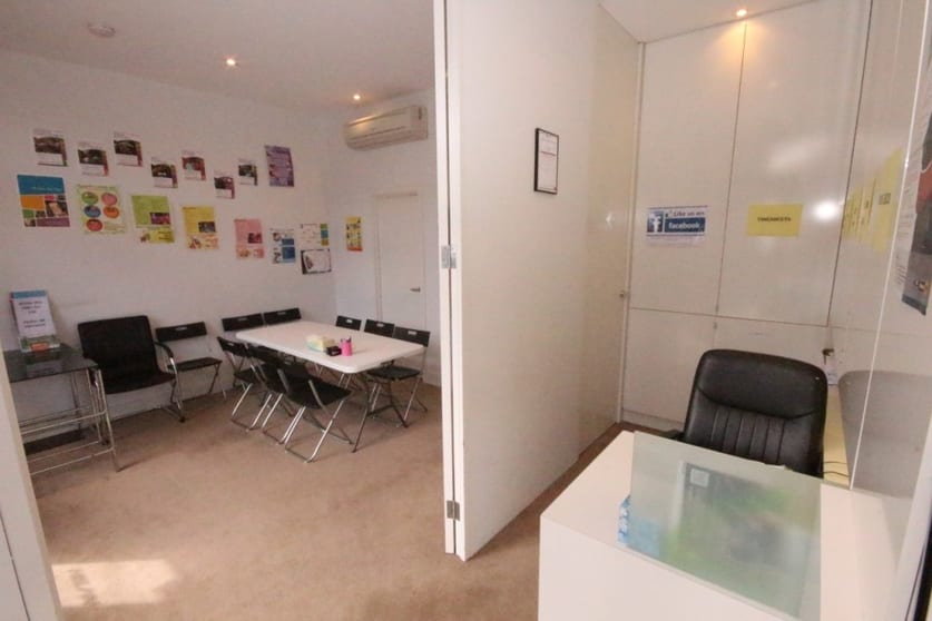 Click to view all images 1/110 Brougham Street Geelong VIC 3220 - Image 3