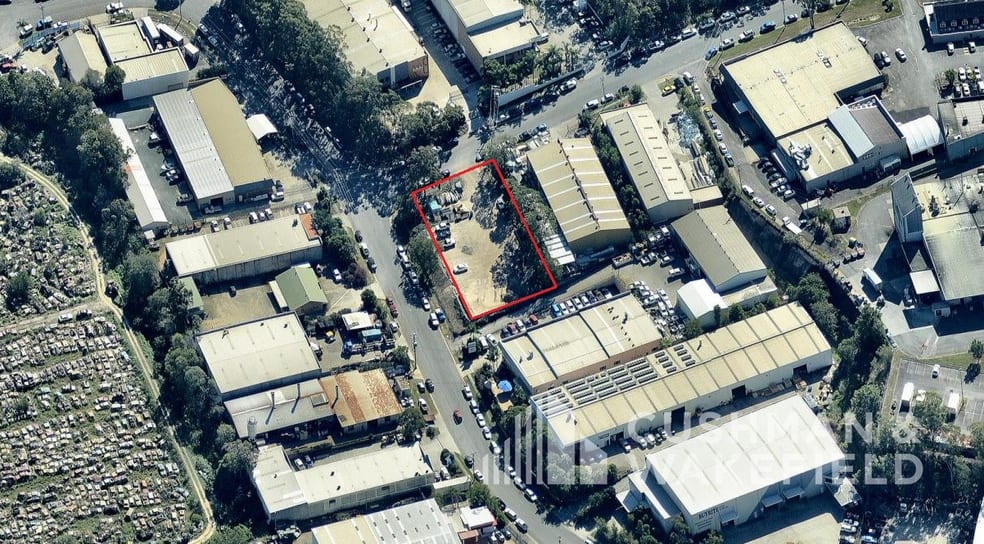 Click to view all images 1 Ern Harley Burleigh Heads QLD 4220 - Image 2