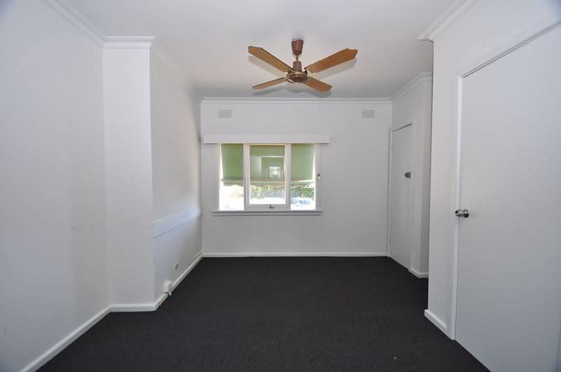 Click to view all images 122 Queen Street Bendigo VIC 3550 - Image 2