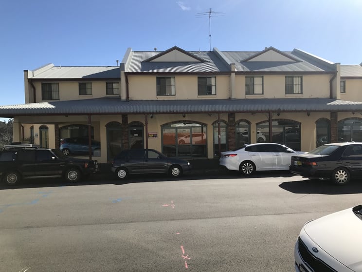 Click to view all images 1 & 2/23-27 Cascade Street Katoomba NSW 2780 - Image 1