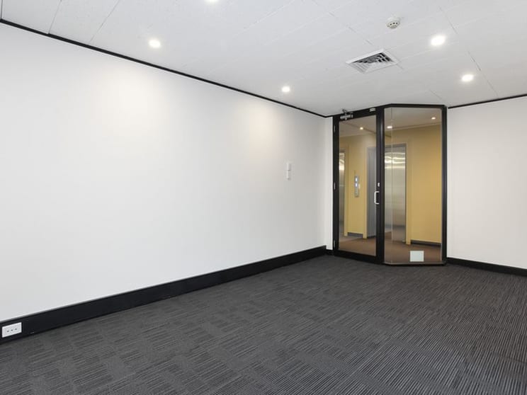 Click to view all images 502/44 Miller Street North Sydney NSW 2060 - Image 3