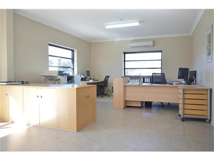 Click to view all images 52 Mustang Drive Rutherford NSW 2320 - Image 3