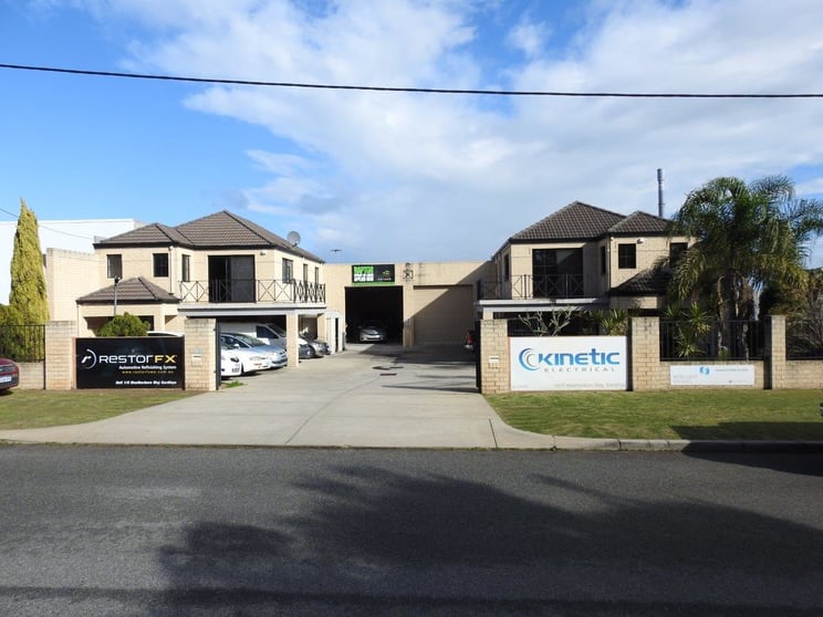 Click to view all images 2/9 Weatherburn Way Kardinya WA 6163 - Image 3