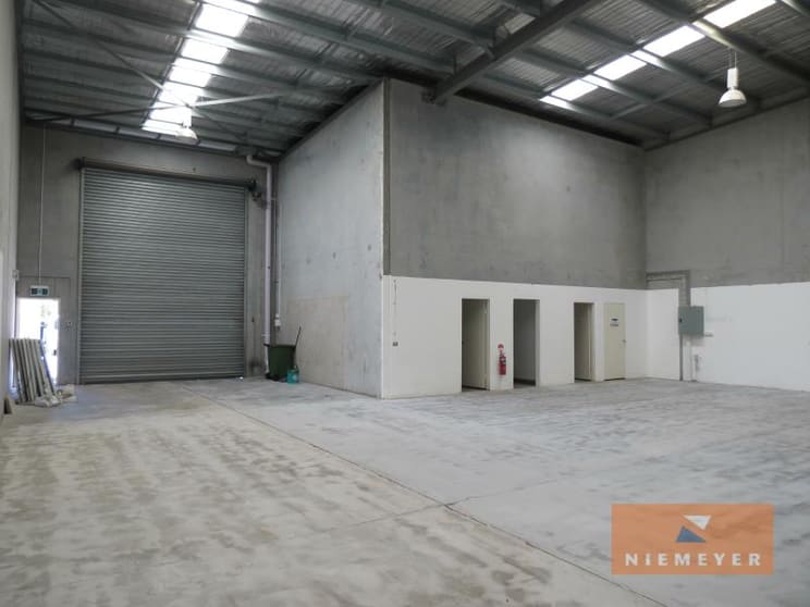 Click to view all images 12 Tollis Place Seven Hills NSW 2147 - Image 2