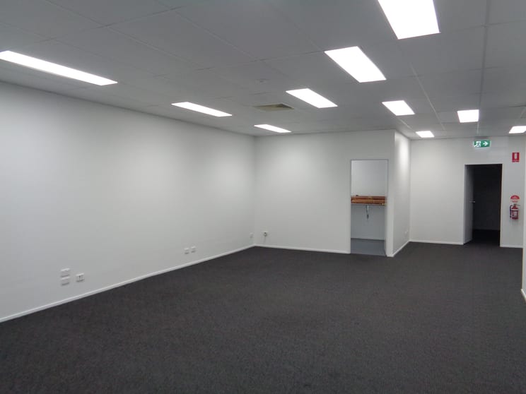 Click to view all images 36 Grafton Street Cairns City QLD 4870 - Image 3