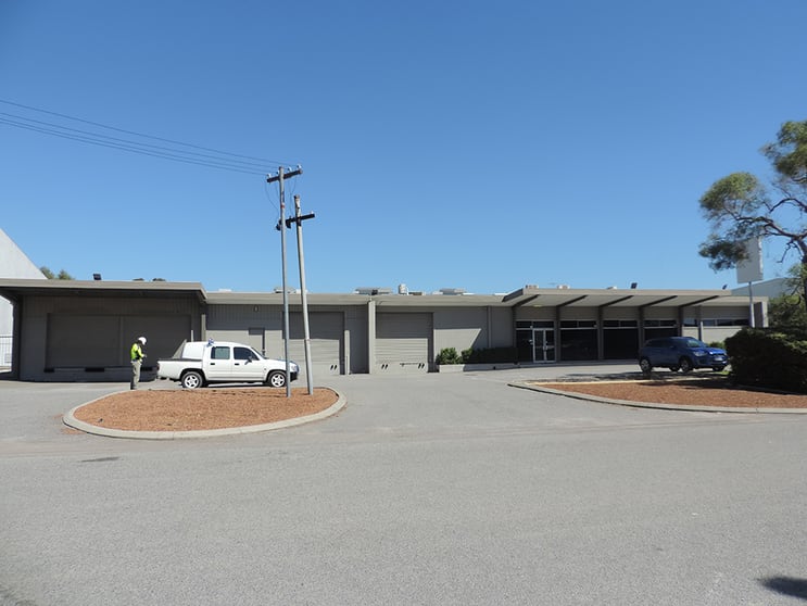 Click to view all images 4 Hubert Street Belmont WA 6104 - Image 3