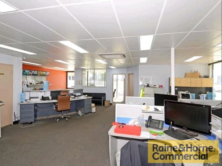 Click to view all images 2/711 Boundary Road Coopers Plains QLD 4108 - Image 3