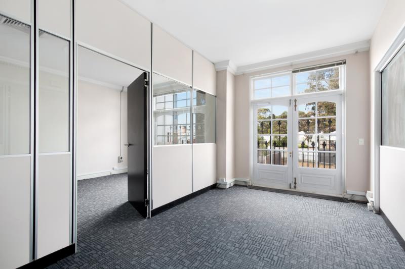 Click to view all images Front Office/282 St Kilda Road St Kilda VIC 3182 - Image 3