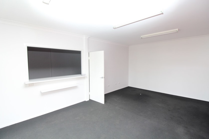 Click to view all images 14 Albion St Warwick QLD 4370 - Image 2