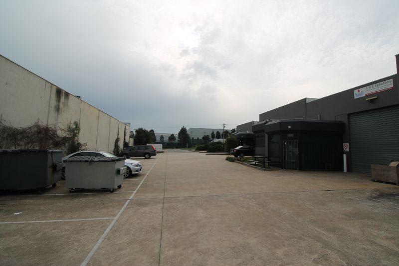 Click to view all images Unit 5/93-95 Abbott Road Hallam VIC 3803 - Image 2