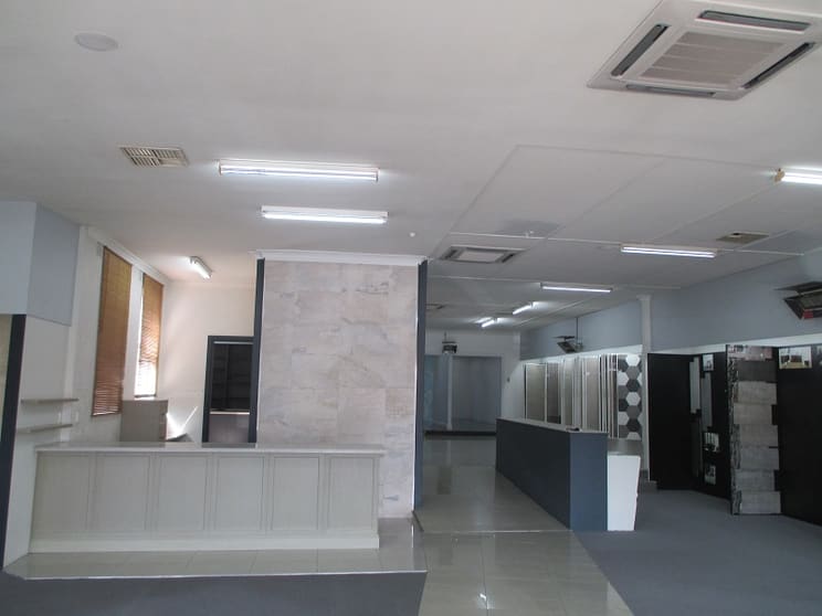 Click to view all images 482 Peel St Tamworth NSW 2340 - Image 2
