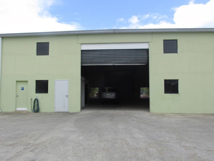 Click to view all images 19 Driftwood Court Urangan QLD 4655 - Image 3