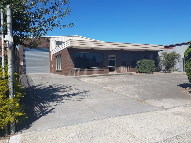 Click to view all images 26 Blaxland Avenue Thomastown VIC 3074 - Image 1