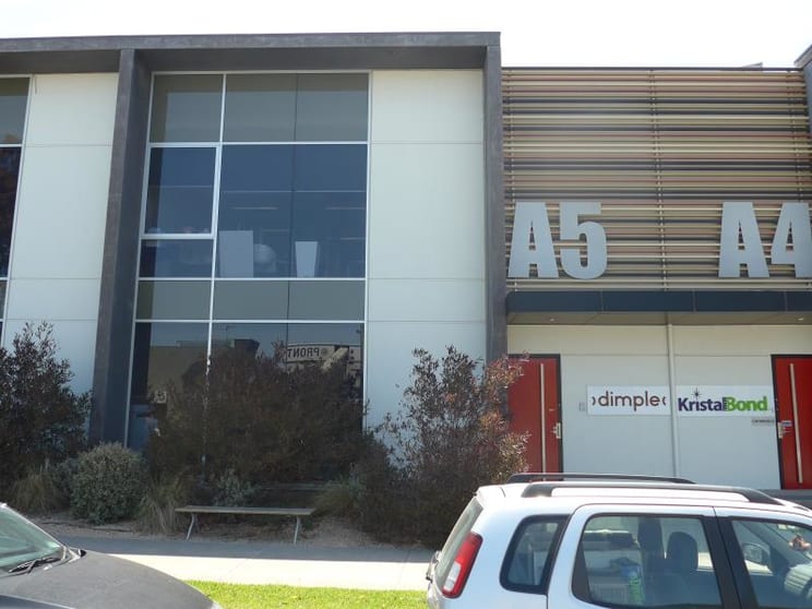 Click to view all images A5 - 8 Rogers Street Port Melbourne VIC 3207 - Image 1