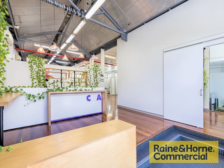 Click to view all images 2/34 Florence Street Newstead QLD 4006 - Image 2