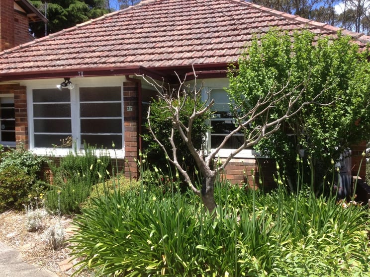 Click to view all images 27 Waratah Street Katoomba NSW 2780 - Image 2