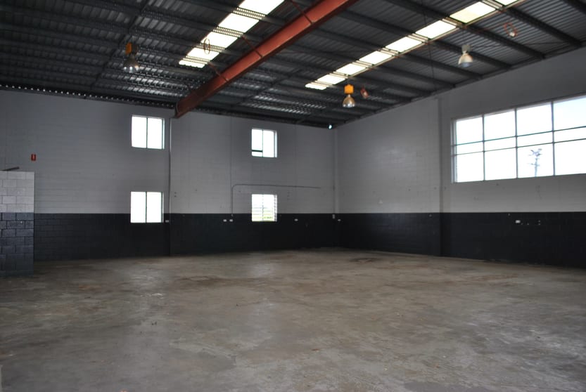 Click to view all images Unit 2/7-11 Central Court Hillcrest QLD 4118 - Image 2