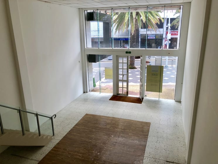 Click to view all images 2/25 Orchid Avenue Surfers Paradise QLD 4217 - Image 2