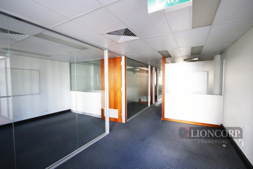 Click to view all images Upper Mount Gravatt QLD 4122 - Image 2
