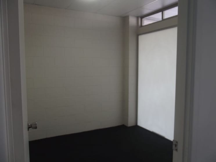 Click to view all images 5/121 Sydney Street Mackay QLD 4740 - Image 3