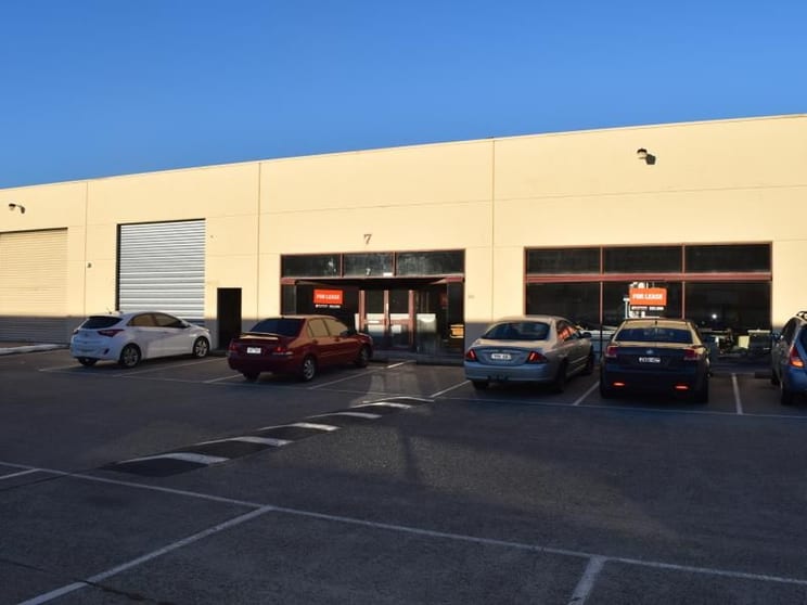 Click to view all images 7 Trade Way Kilsyth VIC 3137 - Image 1