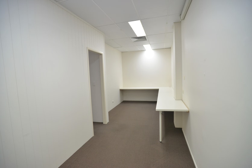 Click to view all images Springwood QLD 4127 - Image 3