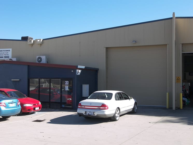 Click to view all images 33 Piper Road Bendigo VIC 3550 - Image 1
